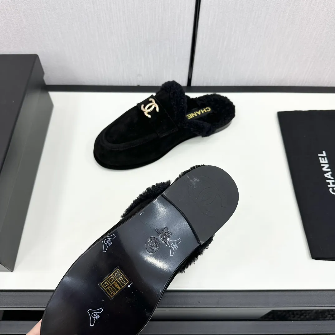 👟👟Ex-factory price 600👟👟Chanel 24K new furry loafers and Teddy furry shoes for autumn and winter. Very comfortable. Maillard brown is still very suitable for autumn and winter~ Suede upper, fur lining integrated, leather outsole Size: 35-39, other sizes are customized